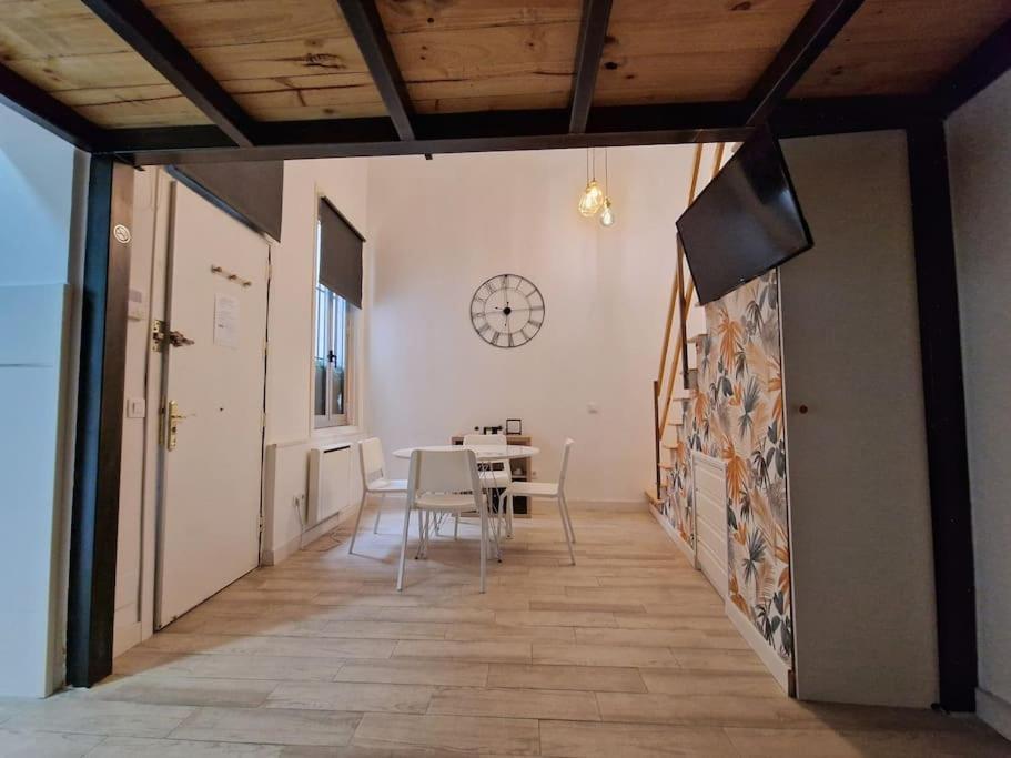 Mediodia Chica Apartamento Tipo Loft En La Latina Apartment Madrid Exterior photo